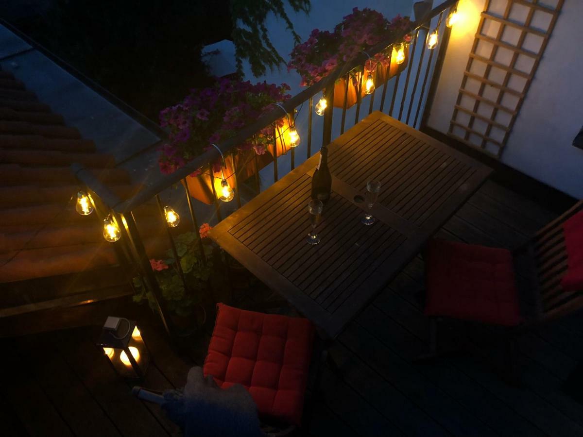 Apartman Mala Strana -Piece And Quiet Πράγα Εξωτερικό φωτογραφία